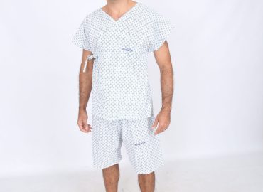 Conjunto paciente bermuda e blusa transpassada